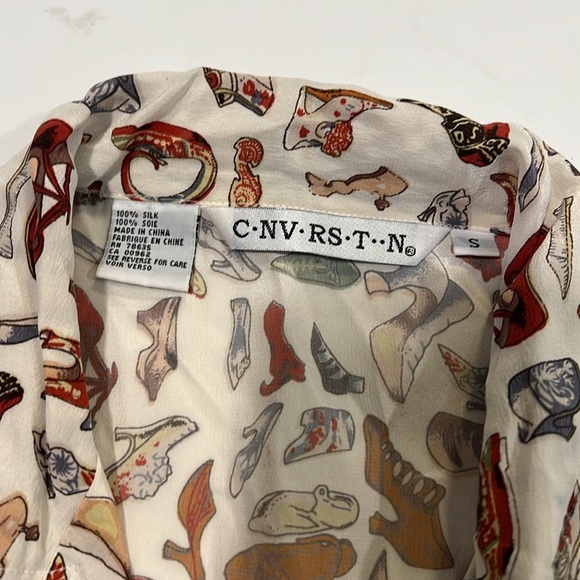 Vintage - silk, button down short sleeve shirt, shoe print - Picture 5 of 8